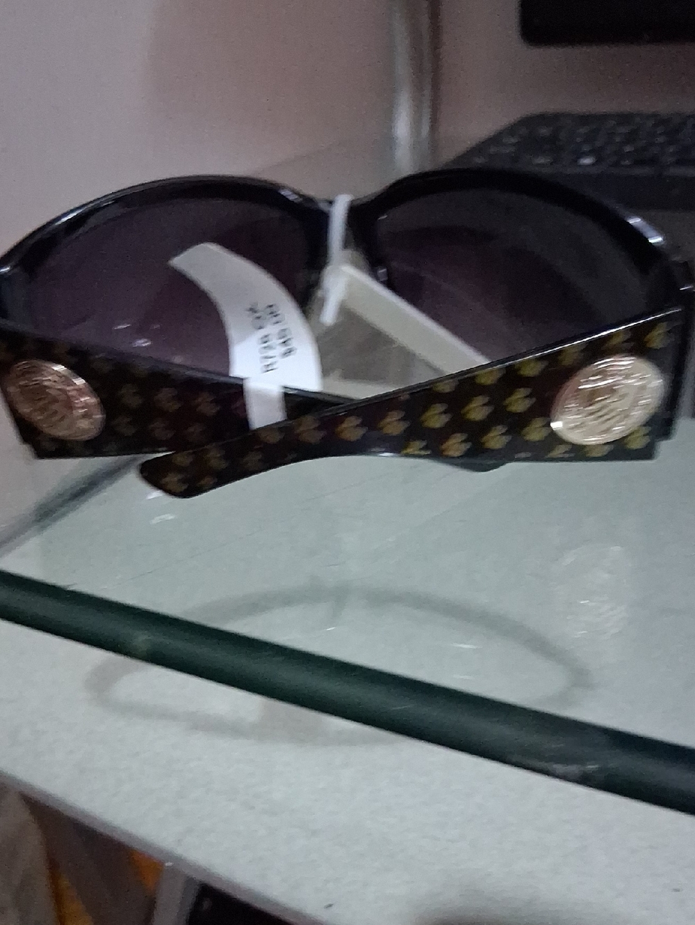 Sunglasses - Picture 3 of 6